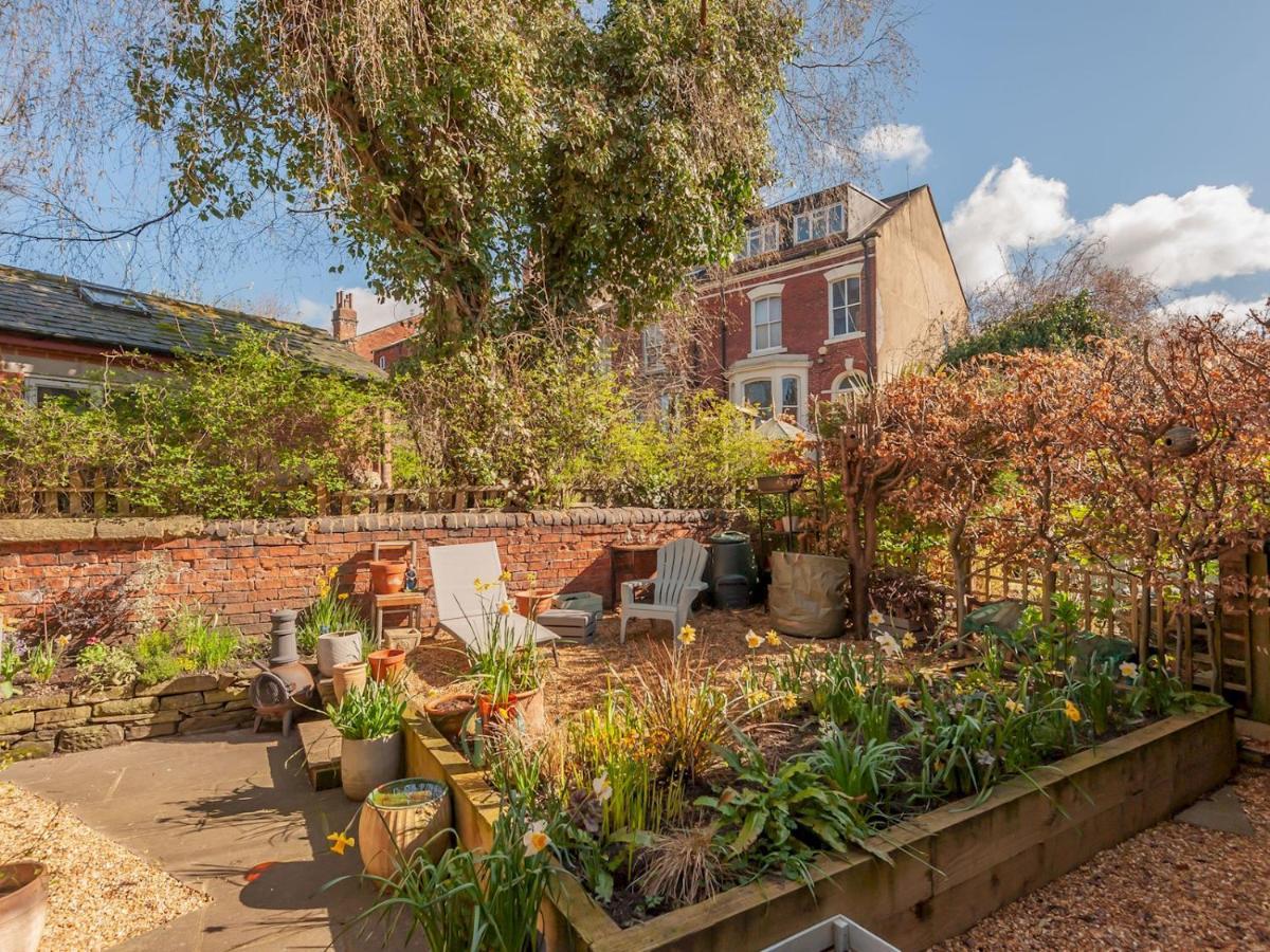 Pass The Keys Wonky Cottage With Amazing Garden 利兹 外观 照片