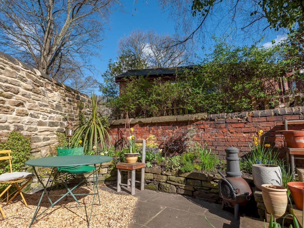 Pass The Keys Wonky Cottage With Amazing Garden 利兹 外观 照片
