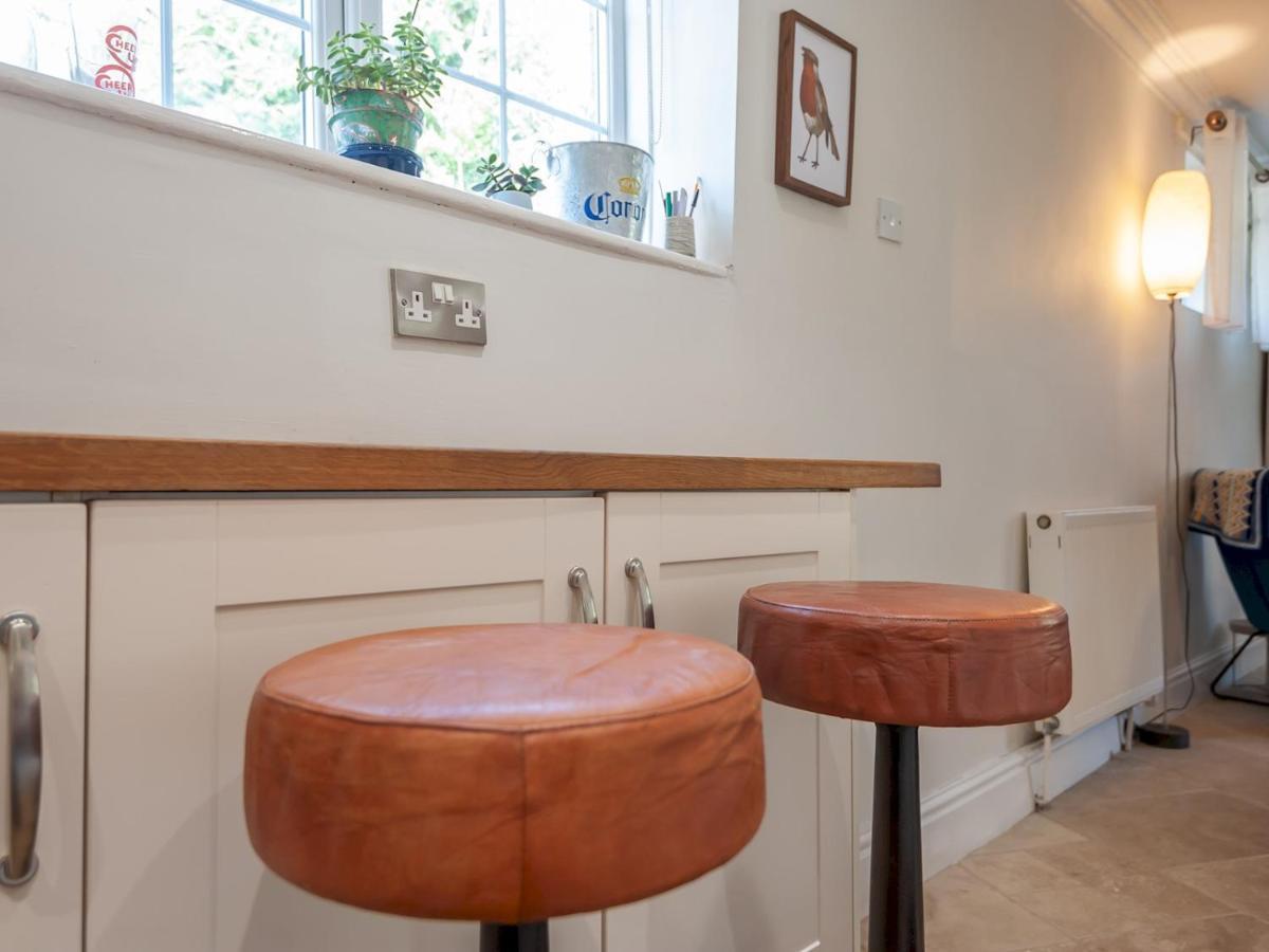 Pass The Keys Wonky Cottage With Amazing Garden 利兹 外观 照片
